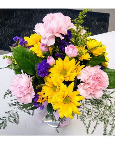 Cheerful Mixed Arrangement Flower Arrangement