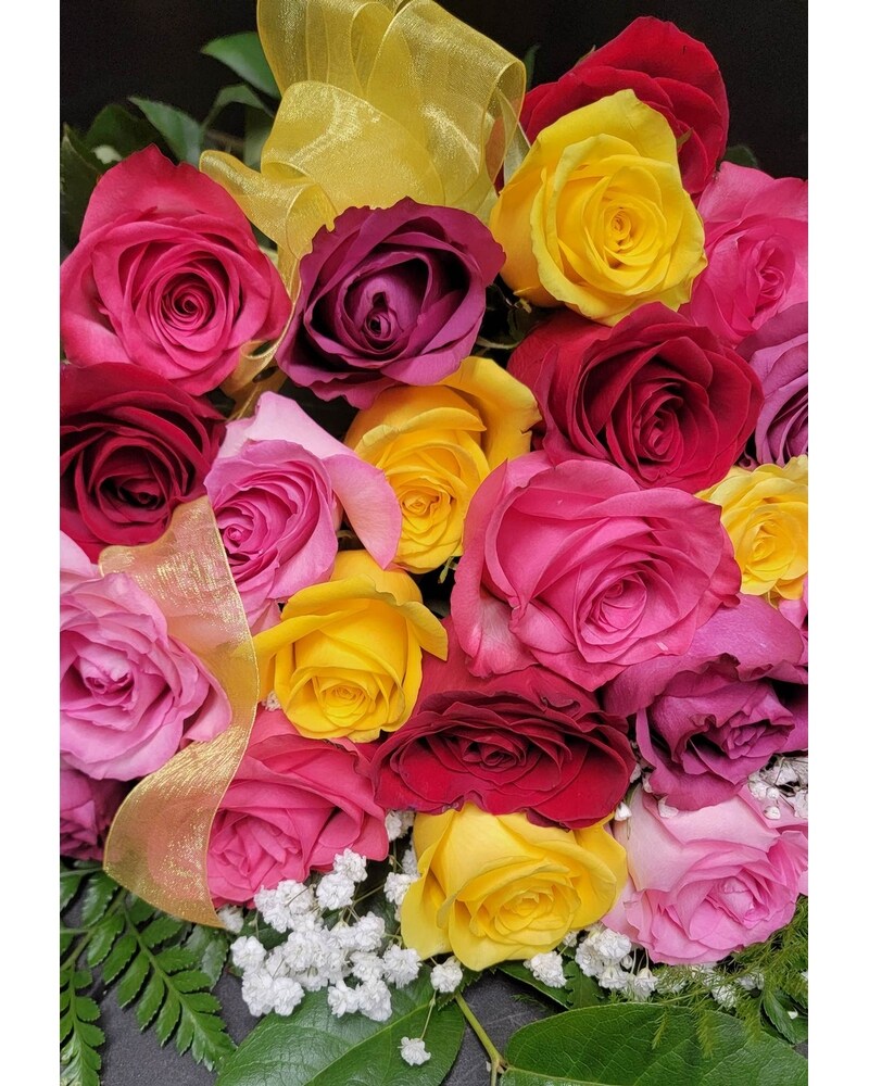 One Dozen Roses in Cincinnati OH - Benken Florist Home and