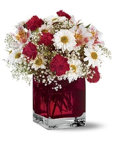 Teleflora's Scarlett Bouquet Flower Arrangement