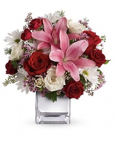 Teleflora's Happy in Love Bouquet Flower Arrangement