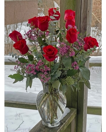 Premium red roses Flower Arrangement
