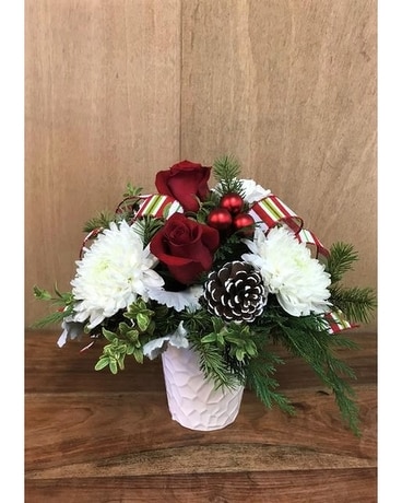CHRISTMAS CHEER Flower Arrangement