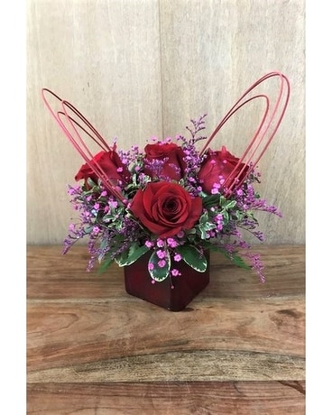 SWEET ROSES Flower Arrangement