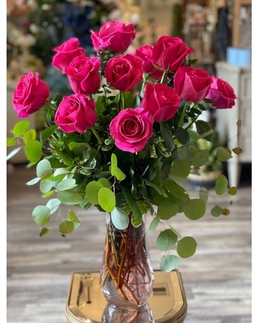 Dozen Roses Flower Arrangement