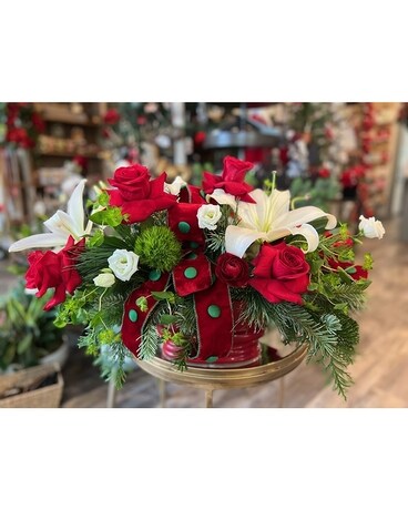 Red Oval Vase Design Flower Arrangement
