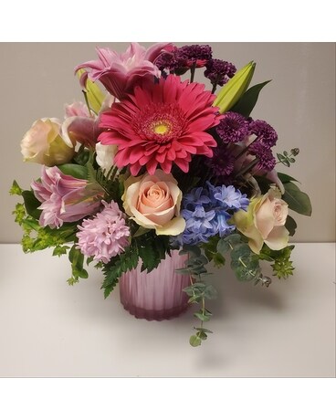 Designer's Choice Lovely Bouquet Flower Arrangement