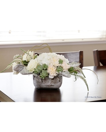 Serrento Elegance Flower Arrangement