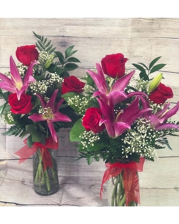 Romantic Lily & Rose Bouquet Flower Arrangement