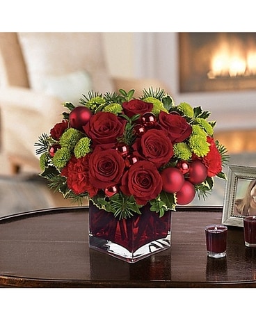 Teleflora's Merry & Bright Flower Arrangement