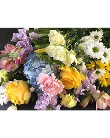 Springtime Mix of Soft Pastels Flower Arrangement