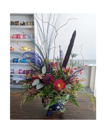 Leaky Cauldron ow22f019a Flower Arrangement