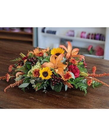 Warm Autumn Centerpiece ow22T012a Flower Arrangement