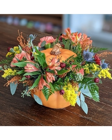 Pumpkin Harvest Centerpiece ow22T014a Flower Arrangement