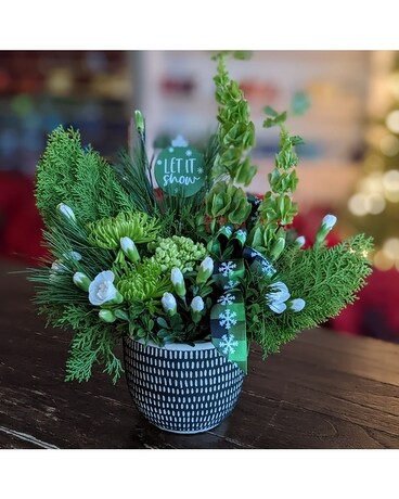 Snowflake Garden ow22x012a Flower Arrangement
