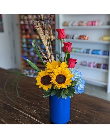 Above the Golden Valley ow23e009a Flower Arrangement