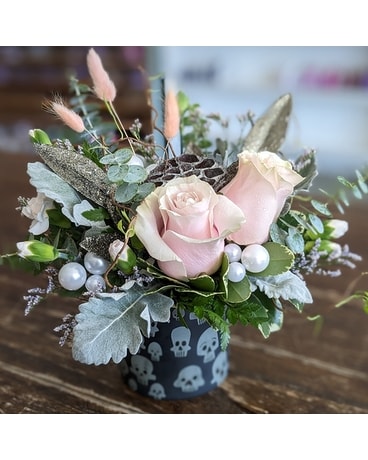 Bone Chilling Beauty ow23h002 Flower Arrangement
