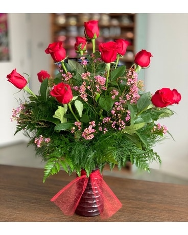 Red Roses in Red Vase rs12dredvase Flower Arrangement