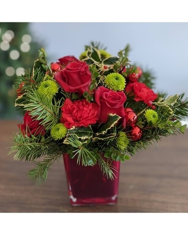 Merry & Bright T125-1A Flower Arrangement