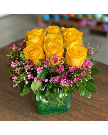 Modern Roses ow044b Flower Arrangement