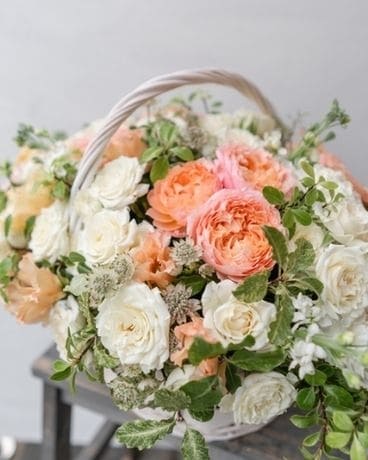 Peaches and Dreams Flower Arrangement