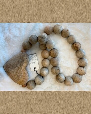 Natural Wood Full Heart Beads Flower Arrangement
