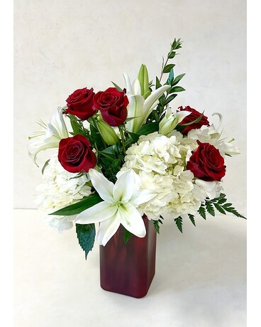 Simply Romantic Flower Arrangement