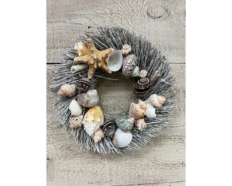 Sea Shell Wreath (neutral colors) Gifts