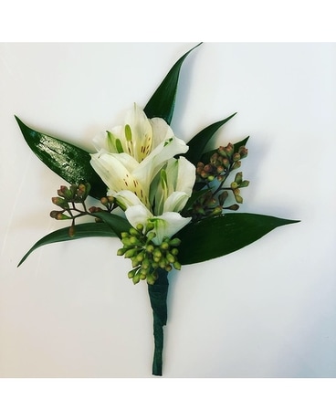 Alstroemeria Boutonniere Boutonniere