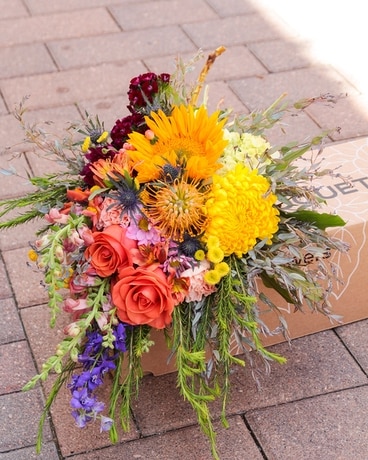 BouquetCrate Summer Mix - Large Flower Arrangement