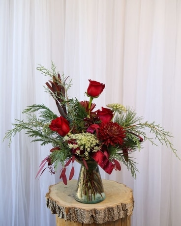 Christmas Kisses Flower Arrangement