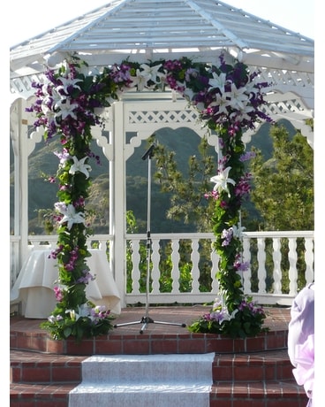 Spring Garland Wedding Arrangement