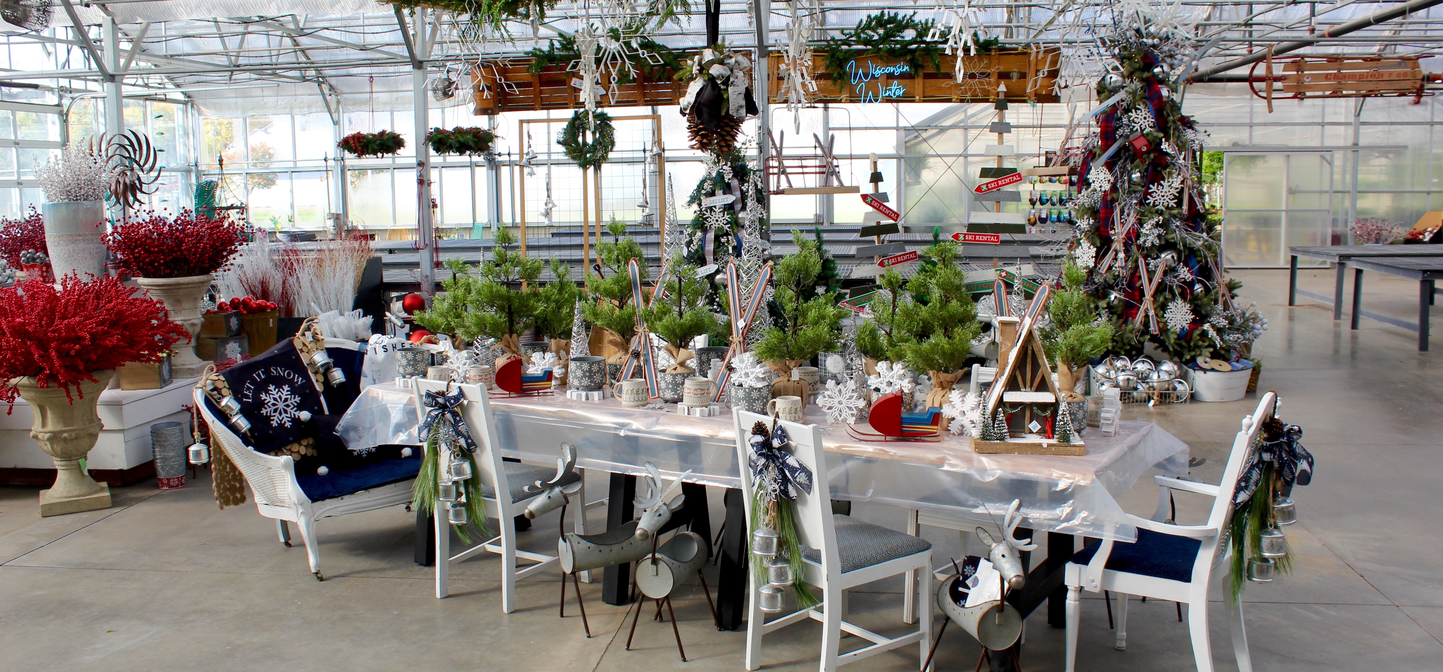 Flower Delivery to Eau Claire by May's Floral Garden, Inc.