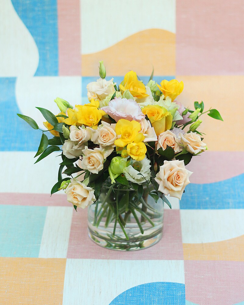 Seasonal flowers for delivery Delivery Darien CT Nielsen's Florist