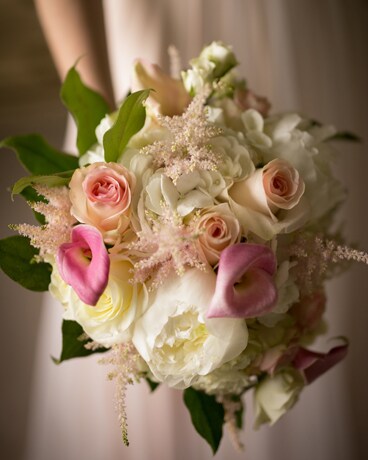 Romantic Bridal Bouquet Flower Arrangement