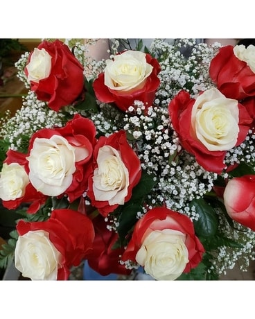 Marshmallow Valentine's Day Roses Flower Arrangement