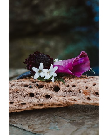 Calla Scabiosa Burgundy Boutonierre