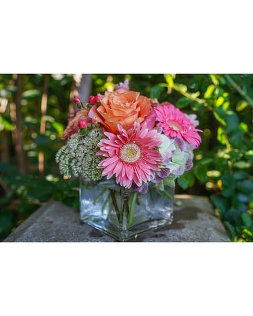 Zinni's Way Flower Arrangement