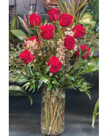 Jersey Shore Dozen Red Flower Arrangement