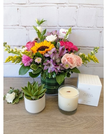 Cheers, Sunshine! Floral Gift Set Flower Arrangement