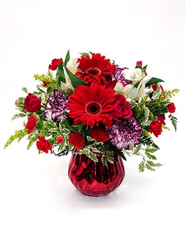 L'Amour en Rouge Flower Arrangement