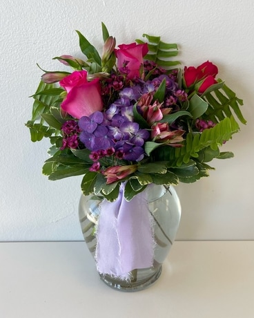 Cupid's Cutie Bold Flower Arrangement