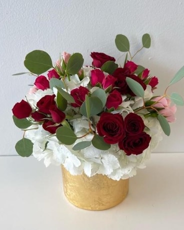 Sophisticated Spray Roses Petite Flower Arrangement