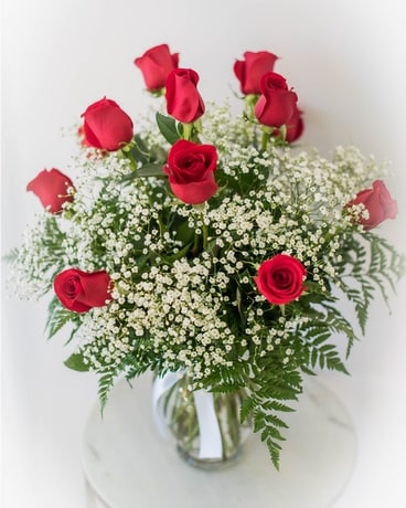 Classic Red Dozen Roses Flower Arrangement