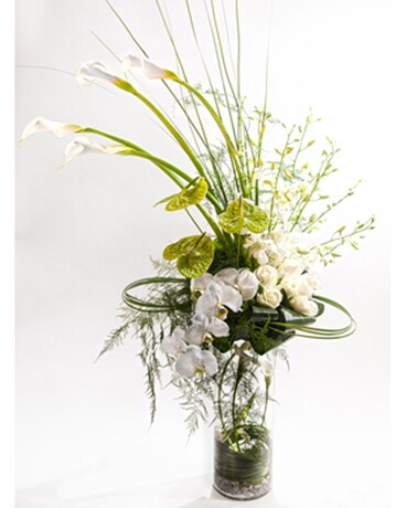 Cala Marquee Flower Arrangement