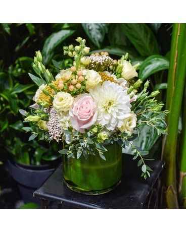 Pastels D’Autumne Flower Arrangement