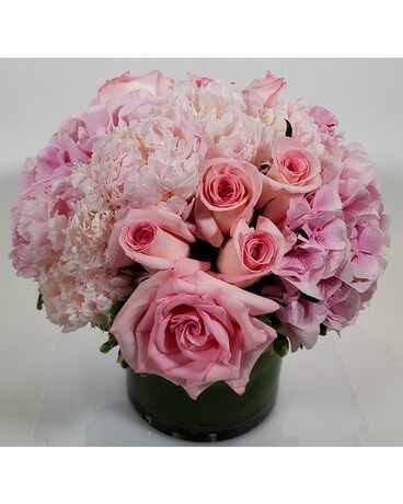 Pink Persuasion Flower Arrangement