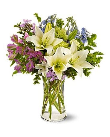 Heavenly Hamptons Flower Arrangement