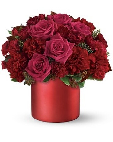 Say it in Scarlet Bouquet Flower Arrangement