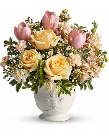 Peaches and Dreams Flower Arrangement