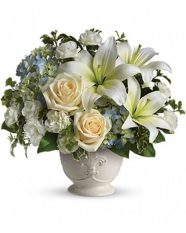 Beautiful Dreams Bouquet Flower Arrangement